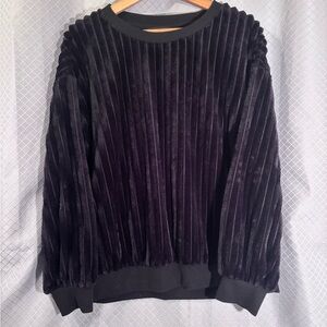 Simply Vera Wang Faux Fur Sweatshirt Size L Plush Ribbed Pullover